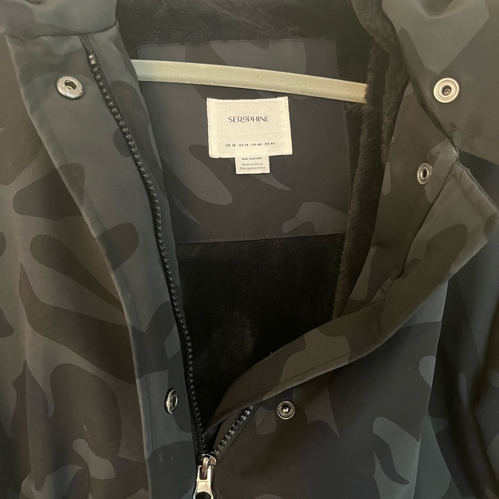 Seraphine Black Camo Maternity & Babywearing Puffer Jacket - Picture 9 of 9